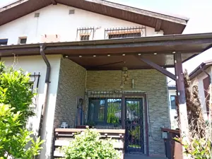  Vila Tunari, cartierul Scriitorilor, curte amenajata