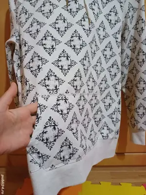 Vand hanorac cu gluga Colors of the world, Takko, M, in stare impecabilă, fără nici un defect - imagine 2