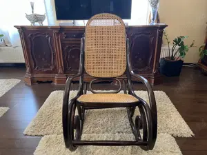 Vând scaun balansoar clasic in stare exceptionala