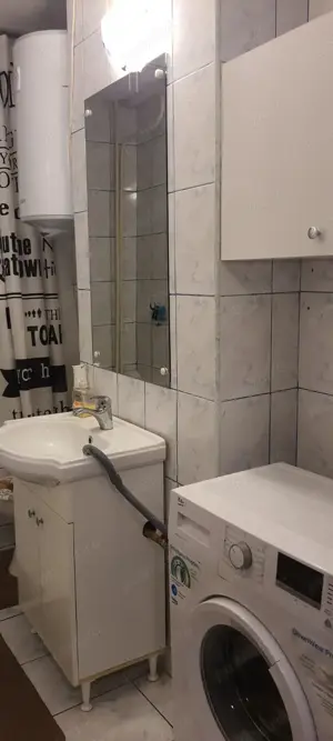 Inchiriez garsoniera