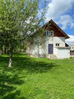 Bran-Casa de locuit  cu 3 camere si teren