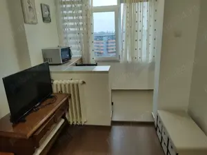 Închiriez apartament cu o camera.