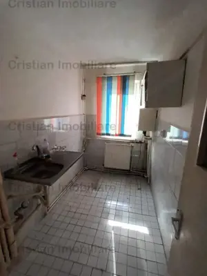 SUPER PRET!! Ap.2 cam, zona obor, conf.2, etaj 3, LIBER - imagine 3