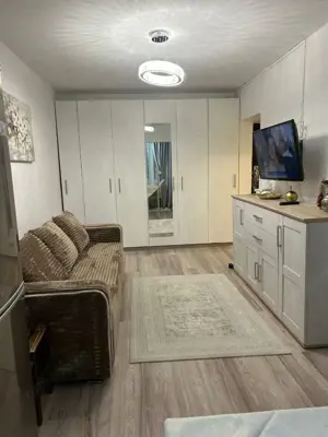 Garsoniera zona Trocadero