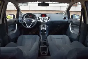 Ford Fiesta Titanium motor clasic 1.25 benzina an 2011 - imagine 8