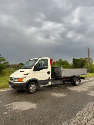 Închiriez sau vând autoutilitară  - imagine 2