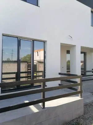 Casa de vânzare la preț de apartament