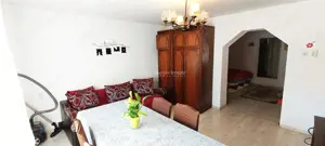 MOLDOVA NOUA, zona centrala, Casa 4 camere, 2 bai si garaj - imagine 4