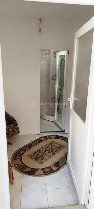 MOLDOVA NOUA, zona centrala, Casa 4 camere, 2 bai si garaj - imagine 15