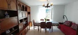 MOLDOVA NOUA, zona centrala, Casa 4 camere, 2 bai si garaj - imagine 3