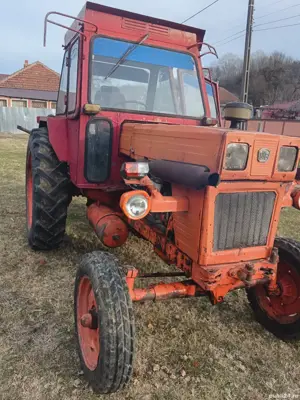 Vând tractor U650 