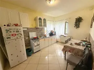 CASA CU TEREN 800 MP | ZONA  DEALURI | STRADA SOFIEI | ORADEA - imagine 3