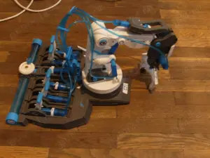 brat robotic hidraulic cu apa proiect licenta disertatie diy hobby mecatronica arduino 4 articulatii