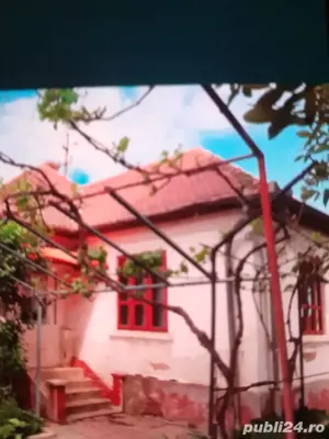 Două case,în curte cu teren 972mp.la stradă asfaltată  - imagine 3 Două case,în curte cu teren 972mp.la stradă asfaltată  - imagine 3