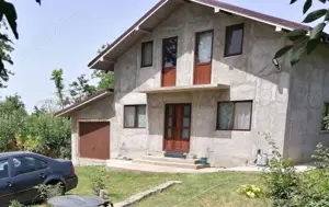 De vânzare teren intravilan 1550 mp cu casă la roșu   Voinesti, jud. Iași