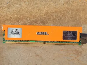 Placa memorie RAM GeIL PC2-5300 512 MB DDR2-667 (2 bucati) - imagine 4