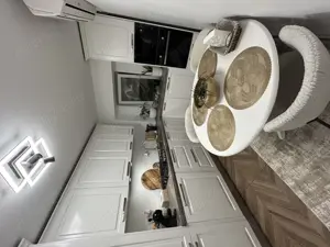 Apartament de vanzare  str Revolutiei  - imagine 2