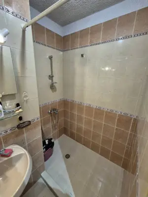 Garsoniera de inchiriat in Tractorul - imagine 3