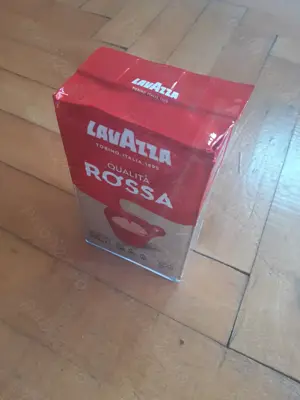 Vand cafea lavazza - 25  ron punga 