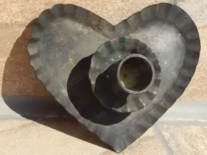 Suport lumanare sub forma de inima metalic vechi