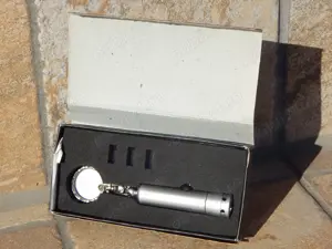 Lanterna LED MIVD metalica marime mica cu breloc si cutie originala