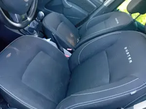 Dacia Duster 1.5 dci 110cp - imagine 4 Dacia Duster 1.5 dci 110cp - imagine 4