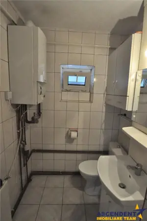 Spatiu comercial,vitrinat,doua intrari,acces facil, Calea Bucuresti,Astra,Brasov - imagine 9