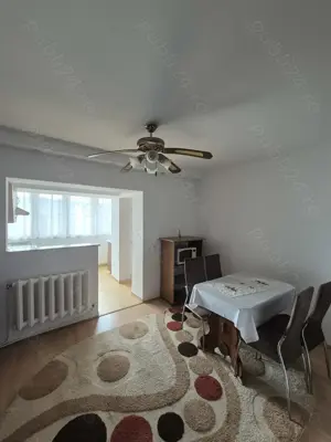 Apartament cu trei camere zona ultracentrala, spre închiriere  - imagine 2