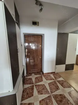 Apartament cu trei camere zona ultracentrala, spre închiriere  - imagine 5