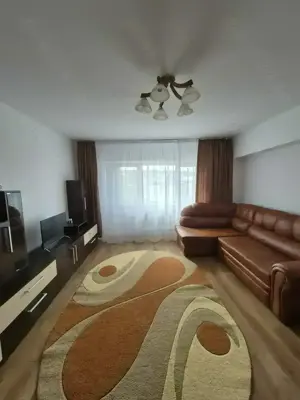 Apartament cu trei camere zona ultracentrala, spre închiriere