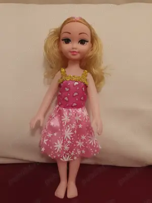 Papusi cu haine lucrate manual