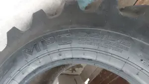 Vand 2 cauciucuri buldoexcavator NOI - imagine 2