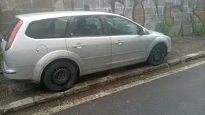 vand ford focus 2 2 0  - imagine 4