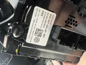 Vând ceasuri , navigație și climatronic  Skoda  2009