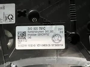 Vând ceasuri , navigație și climatronic  Skoda  2009 - imagine 2