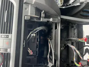 Vând ceasuri , navigație și climatronic  Skoda  2009 - imagine 6