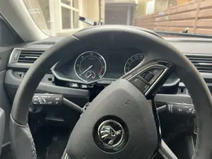 Vând ceasuri , navigație și climatronic  Skoda  2009 - imagine 8