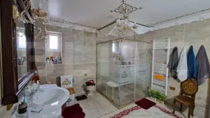 Casa exclusivistă cu 4 dormitoare, 390 mp utili, zona Calea Moldovei - imagine 12