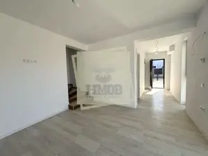 Casa de tip duplex cu 4 camere si garaj in zona Calea Cisnadiei