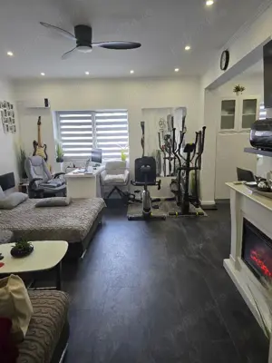 Vand ap la casa central , inc gaz , SC 96 mp, front stradal, renovat lux  - imagine 4