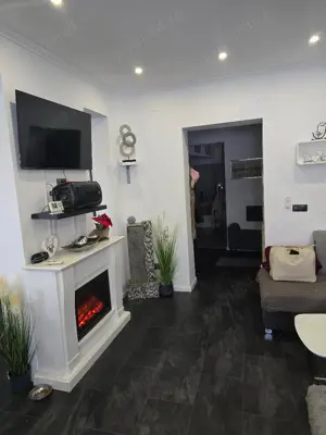 Vand ap la casa central , inc gaz , SC 96 mp, front stradal, renovat lux  - imagine 10