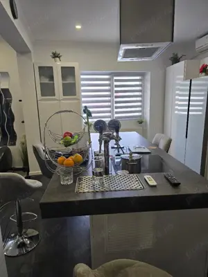 Vand ap la casa central , inc gaz , SC 96 mp, front stradal, renovat lux  - imagine 12