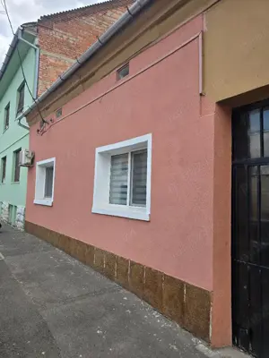 Vand ap la casa central , inc gaz , SC 96 mp, front stradal, renovat lux  - imagine 18