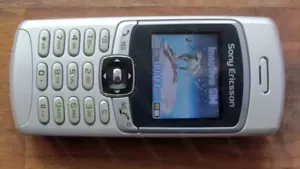 Sony Ericsson model T230 - imagine 2
