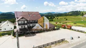 Bijuterie Turistică în Pasul Tihuța: Pensiune Elegantă de Vânzare - imagine 2