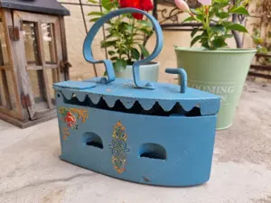 Fier de calcat fonta vechi, piesa decor gradina vintage, calcator