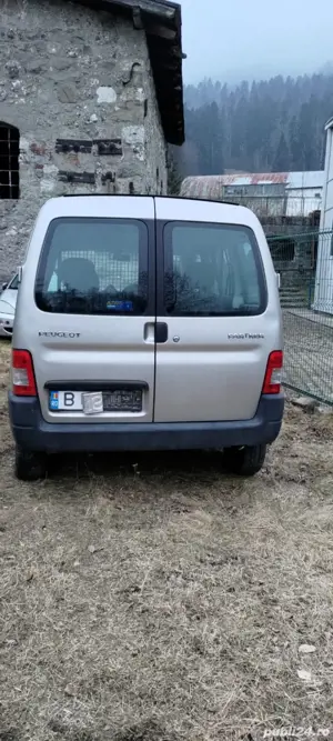 Dezmembrez vand peugeot partner  - imagine 4 Dezmembrez vand peugeot partner  - imagine 4