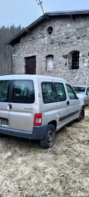 Dezmembrez vand peugeot partner  - imagine 3 Dezmembrez vand peugeot partner  - imagine 3