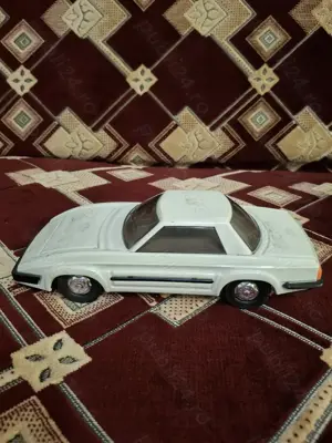 Masinuta din tabla chinezeasca din perioada comunista