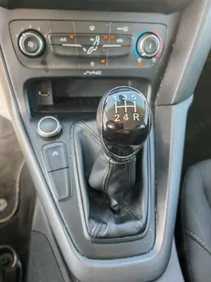 Ford Focus 1.0 EcoBoost Trend - imagine 8